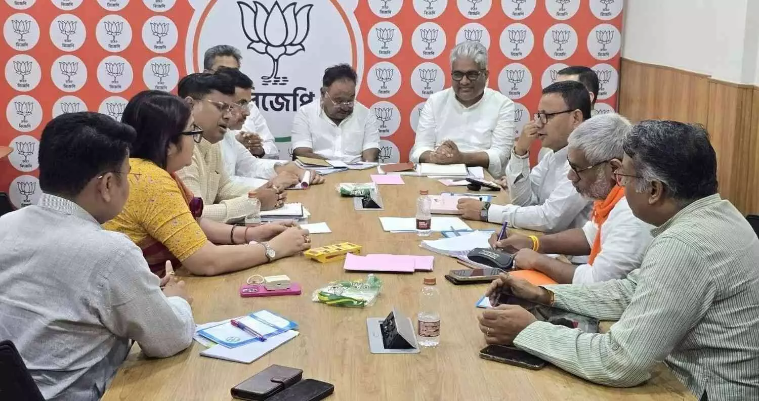 పశ్చిమ బెంగాల్లో SIR: CAAతో శరణార్థులకు బీజేపీ భరోసా? పశ్చిమ బెంగాల్లో SIR: CAAతో శరణార్థులకు బీజేపీ భరోసా?