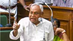 రెబెల్స్ పై వేటు వేసిన నితీశ్ కుమార్