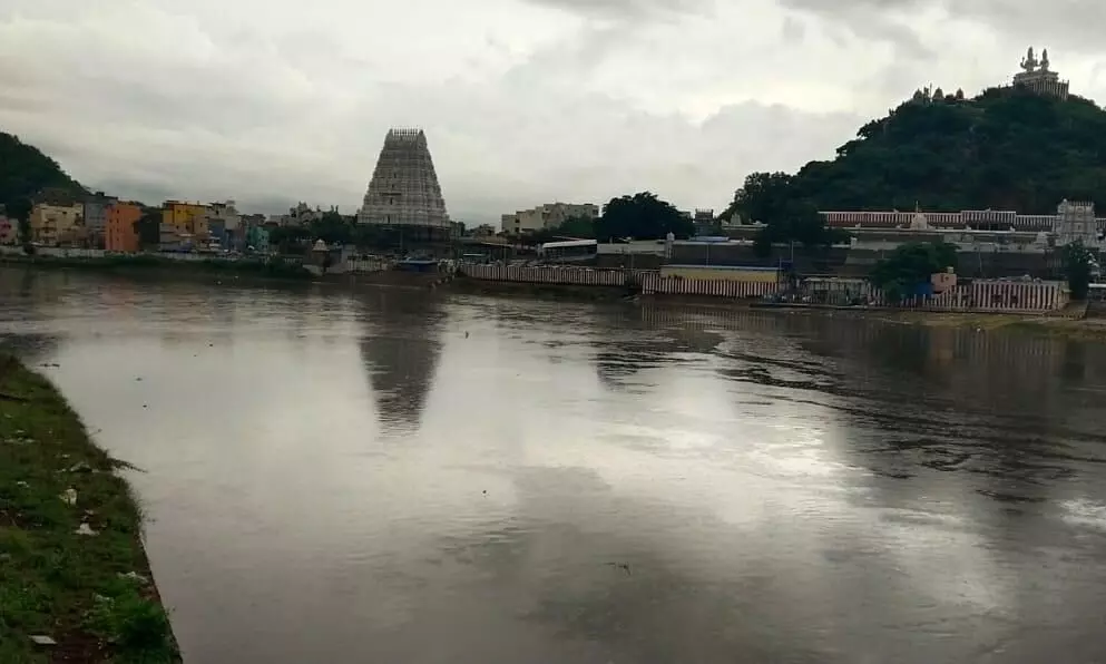 వానొచ్చే..  వరద తెచ్చే.. నదులన్నీ ఉప్పొంగే.. వానొచ్చే..  వరద తెచ్చే.. నదులన్నీ ఉప్పొంగే..