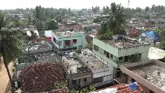 లారీల గ్రామం చిత్రాడ