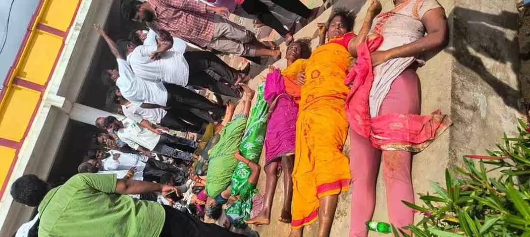 కాశీబుగ్గ తొక్కిసలాట ఎందుకు జరిగిందంటే? కాశీబుగ్గ తొక్కిసలాట ఎందుకు జరిగిందంటే?