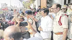 జోగి రమేష్ కుటుంబం పై పోలీసు కొరడా!