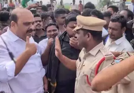 నిన్న జగన్ పర్యటన..నేడు కేసు నిన్న జగన్ పర్యటన..నేడు కేసు