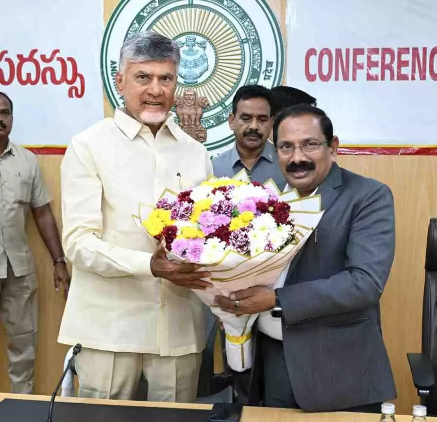 చంద్రబాబు రావడం..మీటింగ్ పెట్టడం చంద్రబాబు రావడం..మీటింగ్ పెట్టడం