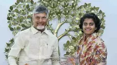 మహిళా క్రికెటర్ శ్రీ చరణికి భారీ నజరానా