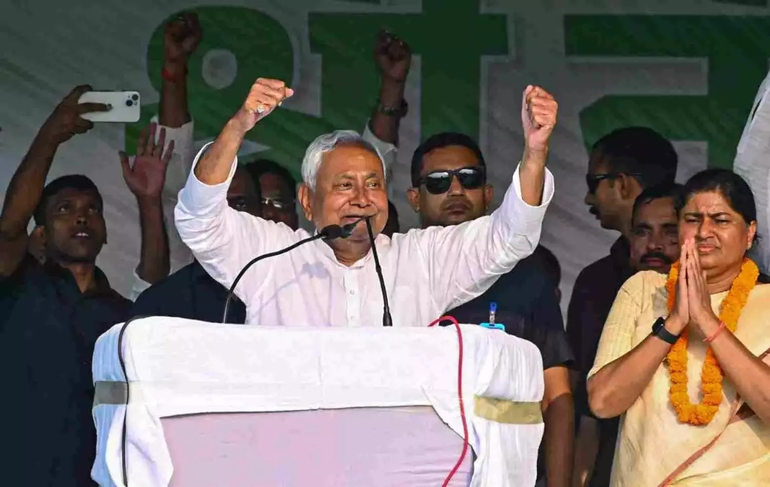 నితీష్కు శాశ్వత ఓటు బ్యాంకు ఎవరు?.. ఏమనుకుంటున్నారు? నితీష్కు శాశ్వత ఓటు బ్యాంకు ఎవరు?.. ఏమనుకుంటున్నారు?