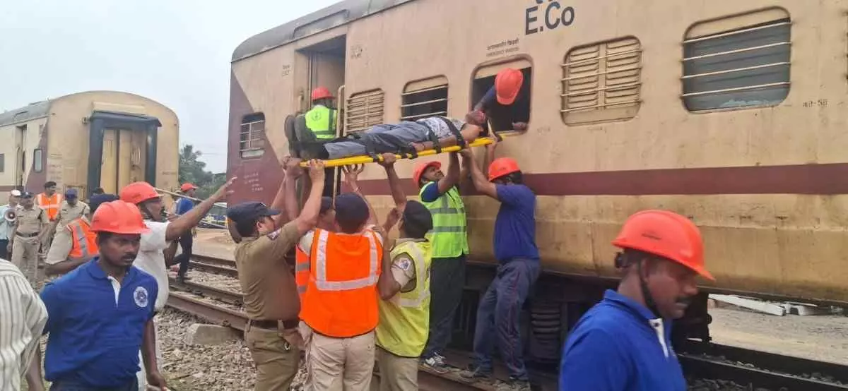 సింహాచలంలో సిల్లీ రైలు యాక్సిడెంట్‌!