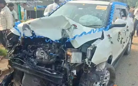 కిర్లంపూడిలో కారు బీభత్సం, ముగ్గురు స్పాట్ డెడ్ కిర్లంపూడిలో కారు బీభత్సం, ముగ్గురు స్పాట్ డెడ్