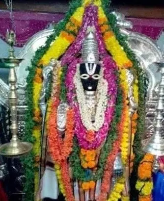 హుండీలో కర్పూర హారతి..కాలిన కానుకలు హుండీలో కర్పూర హారతి..కాలిన కానుకలు