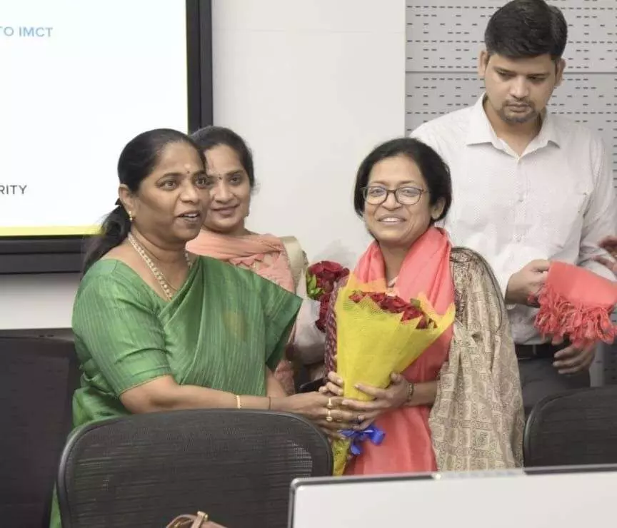 మొంథా ముంచేసింది..ఆదుకోండి మొంథా ముంచేసింది..ఆదుకోండి