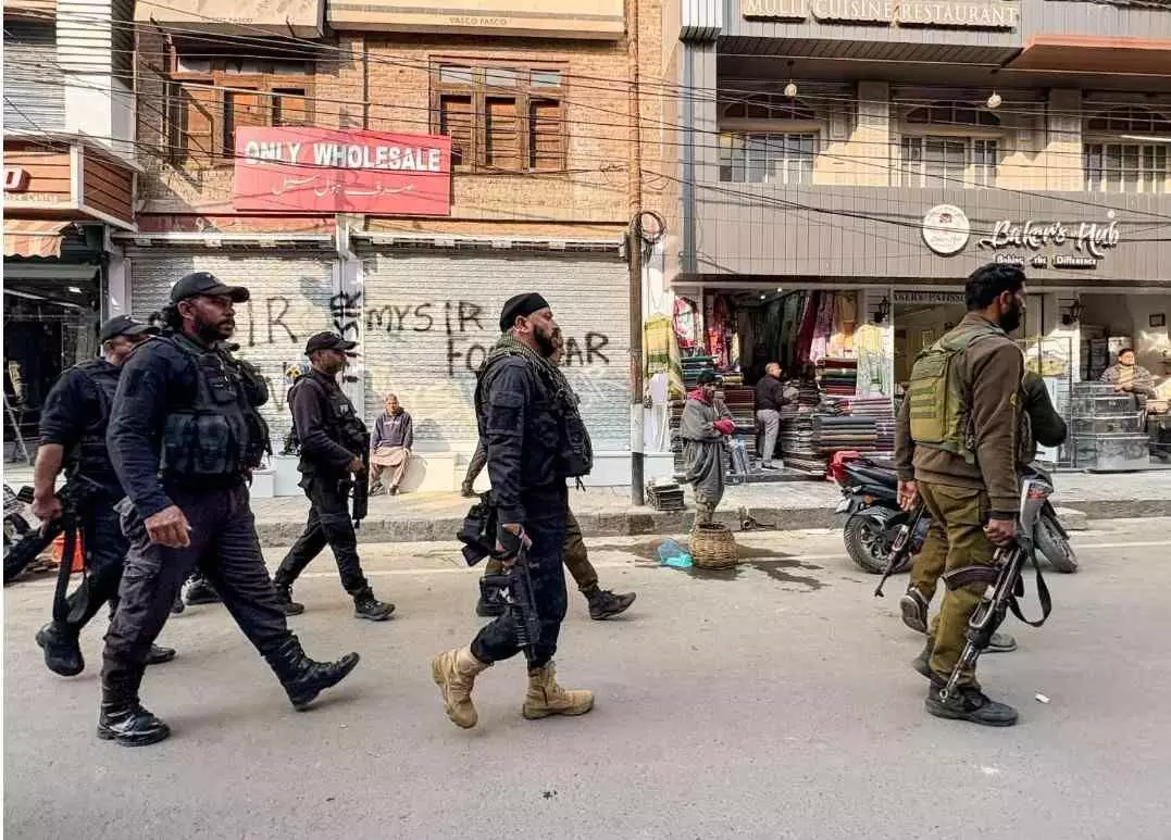 ‘వైట్ కాలర్’ టెర్రరిస్ట్ ల గుట్టురట్టు ‘వైట్ కాలర్’ టెర్రరిస్ట్ ల గుట్టురట్టు