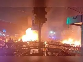 న్యూఢిల్లీలో బాంబు పేలుడు, 8 మంది మృతి