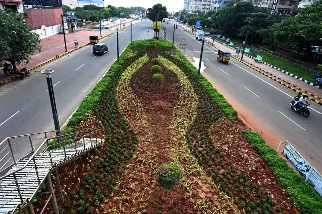 పెళ్లి కూతురులా ముస్తాబవుతున్న విశాఖ సుందరి!