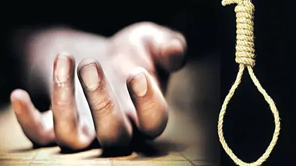 పుట్టిన రోజే  ఉరి వేసుకున్నాడు