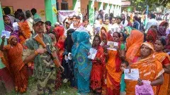 బీహార్‌ ఎన్నికలు: పోలింగ్‌లో భారీగా పాల్గొన్న మహిళా ఓటర్లు..