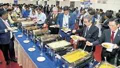 విశాఖ CII సదస్సులో గుంటూరు కోడి కూరకి భలే గిరాకీ!