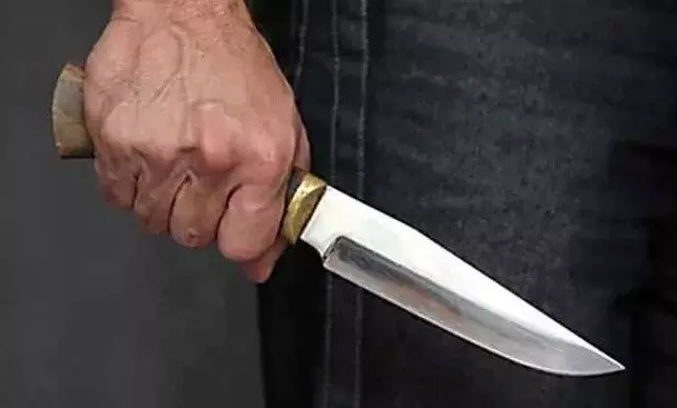 ఐదో తరగతి ఆనంద్ గొంతు కోసిన తోటి విద్యార్థులు ఐదో తరగతి ఆనంద్ గొంతు కోసిన తోటి విద్యార్థులు