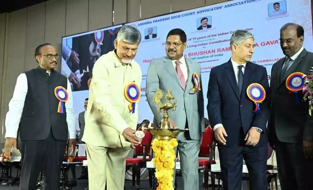 అమరావతి సెంటిమెంట్ తో భావోద్వేగానికి గురైన సీజేఐ అమరావతి సెంటిమెంట్ తో భావోద్వేగానికి గురైన సీజేఐ