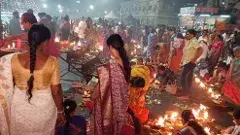 భక్తులతో కిక్కిరిసి శ్రీగిరి మల్లన్న ఆలయం