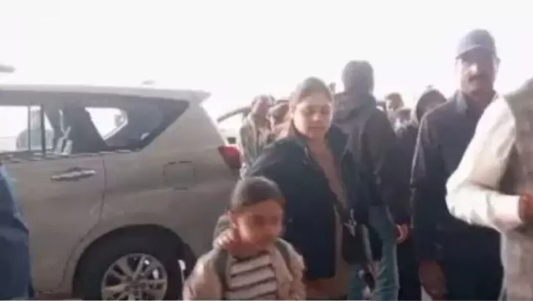 పాట్నా వీడి ఢిల్లీకి చేరుకున్న నలుగురు లాలూ కుమార్తెలు పాట్నా వీడి ఢిల్లీకి చేరుకున్న నలుగురు లాలూ కుమార్తెలు