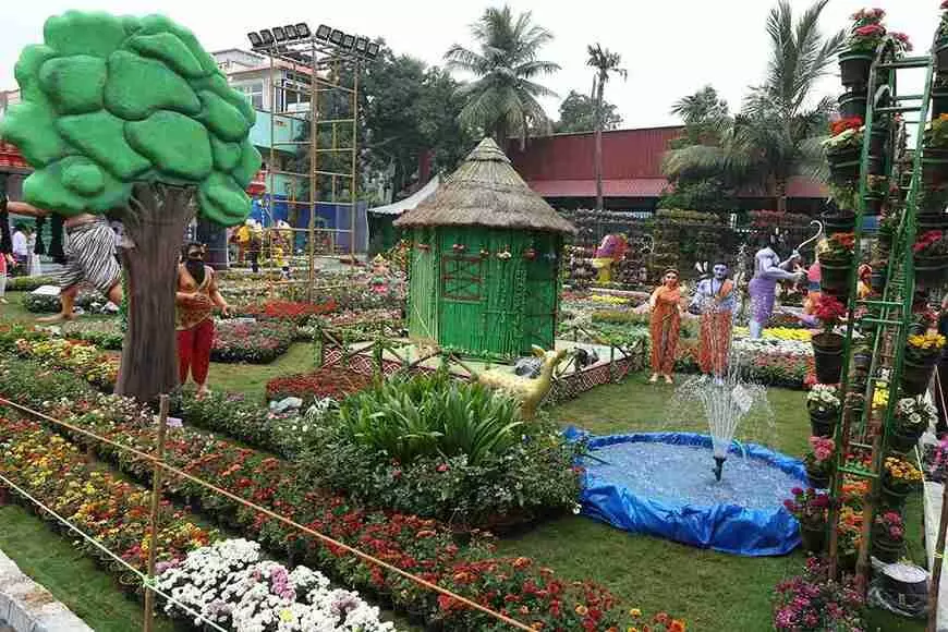 శుక్రవారపు తోట పిలుస్తోంది.. కనువిందు చేస్తున్న ప్రదర్శన శుక్రవారపు తోట పిలుస్తోంది.. కనువిందు చేస్తున్న ప్రదర్శన