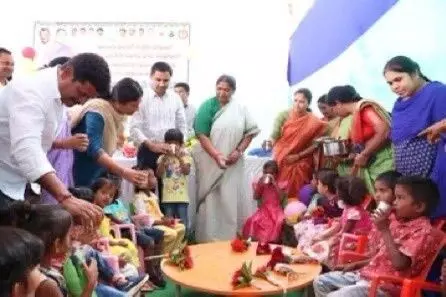 చిన్నారుల ఆరోగ్యానికి పాలు: తెలంగాణ సర్కారు కొత్త బహుమతి