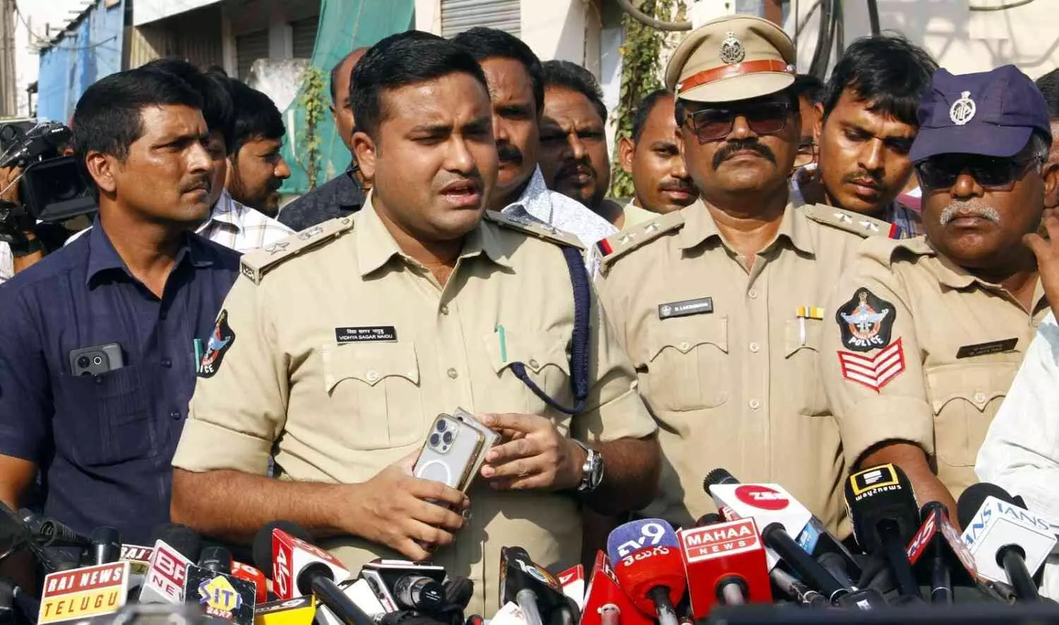 విజయవాడలో మావోయిస్టుల అరెస్టుల వెనుక స్ట్రాటజీ విజయవాడలో మావోయిస్టుల అరెస్టుల వెనుక స్ట్రాటజీ