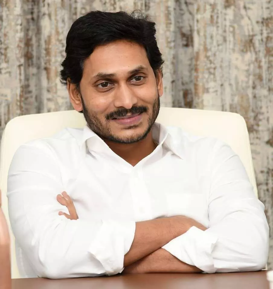 చాలా ఏళ్ల తర్వాత కోర్టు ముందుకు జగన్ చాలా ఏళ్ల తర్వాత కోర్టు ముందుకు జగన్