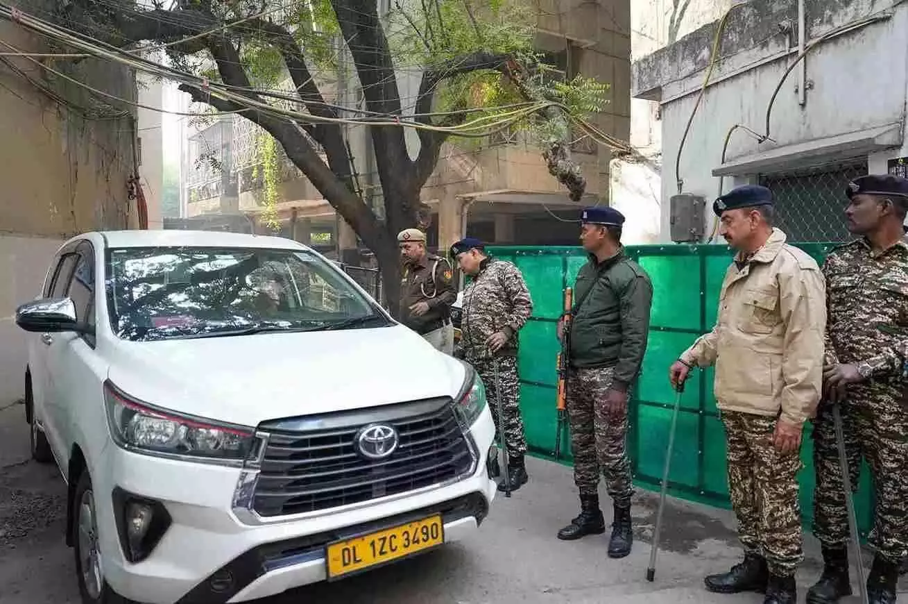 అల్ ఫలాహ్ యూనివర్సిటీ చైర్మన్ జావాద్ సిద్ధిఖీ అరెస్ట్.. అల్ ఫలాహ్ యూనివర్సిటీ చైర్మన్ జావాద్ సిద్ధిఖీ అరెస్ట్..