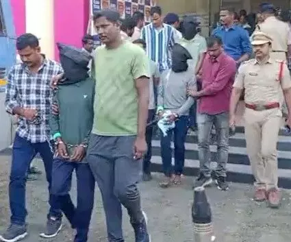 పోలీసులు బెదిరించారా? ఒత్తిడి చేశారా? మావోయిస్టులను కోర్టు ఆరా పోలీసులు బెదిరించారా? ఒత్తిడి చేశారా? మావోయిస్టులను కోర్టు ఆరా