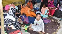 హకీంపూర్ వద్దకు వందలాదిగా చేరుకున్న బంగ్లాదేశీయులు..