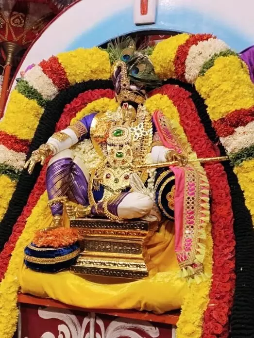 దర్బార్ కృష్ణుడి అలంకారంలో పద్మావతి అమ్మవారు దర్బార్ కృష్ణుడి అలంకారంలో పద్మావతి అమ్మవారు