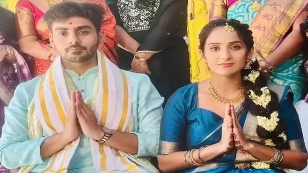 ఒక్కటైన ఇద్దరు IAS లు..ఎంత సింపుల్ గా అంటే..