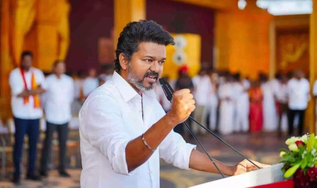 పార్టీ కేడర్ లో ఆత్మ విశ్వాసం నింపుతున్న విజయ్? పార్టీ కేడర్ లో ఆత్మ విశ్వాసం నింపుతున్న విజయ్?