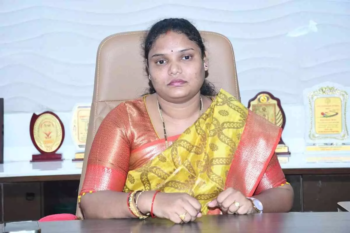 పాత మేయర్ వద్దు..కొత్త మేయర్ కావాలి