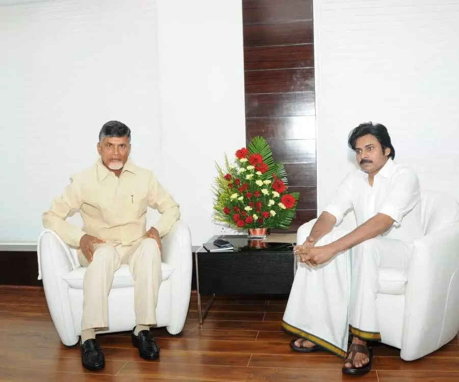 మత్స్యకారుల సమస్యలపై పవన్ కల్యాణ్ ఫాస్ట్ ట్రాక్.. చంద్రబాబు సైలెంట్ మోడ్