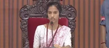 మాక్ అసెంబ్లీ..అదరగొడుతున్న విద్యార్థులు