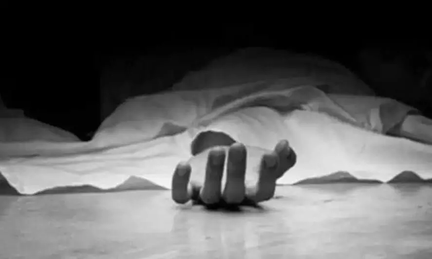 కలిసి జీవించాలని వచ్చి.. తమిళ ప్రేమజంట ఆత్మహత్య కలిసి జీవించాలని వచ్చి.. తమిళ ప్రేమజంట ఆత్మహత్య