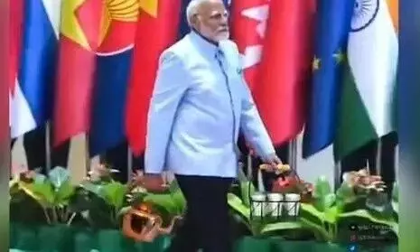 ప్రధాని మోదీ చాయ్‌వాలా వీడియోపై దుమారం