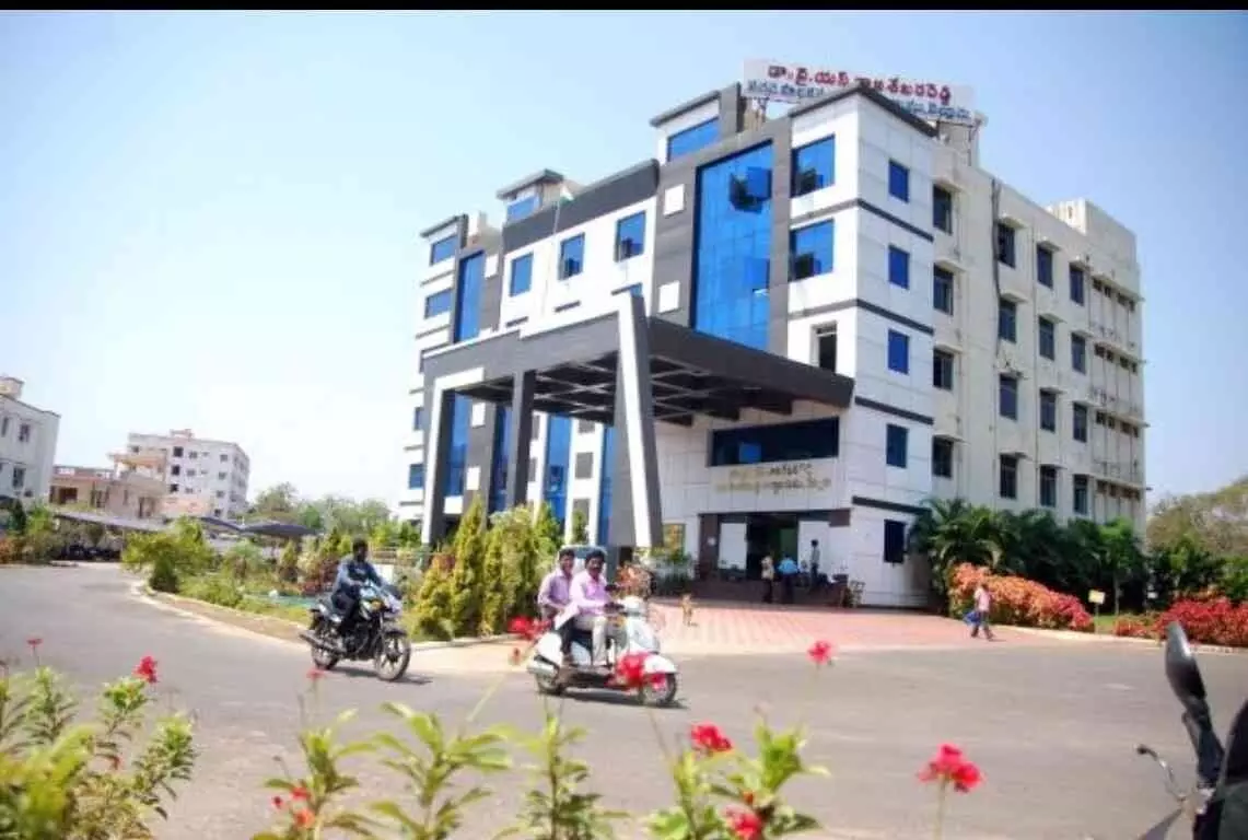 నెల్లూరు మునిసిపల్ కార్పొరేషన్‌లో సైకిలెక్కిన కార్పొరేటర్లు