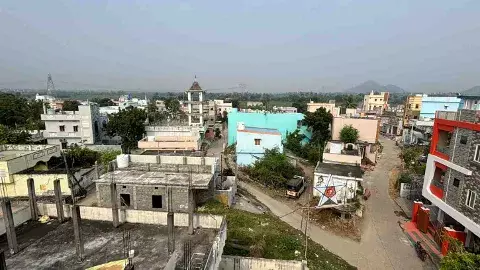 అమరావతి: యండ్రాయిలో భూములు అమ్ముకుంటున్న రైతులు