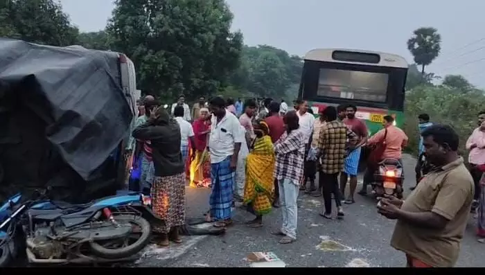 చిత్తూరు వద్ద ప్రమాదానికే.. ప్రమాదం.. చిత్తూరు వద్ద ప్రమాదానికే.. ప్రమాదం..