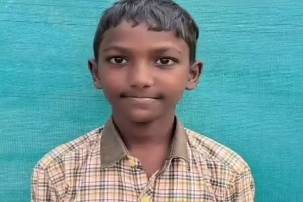 దీక్షిత్ ఓ సూపర్ హీరో దీక్షిత్ ఓ సూపర్ హీరో