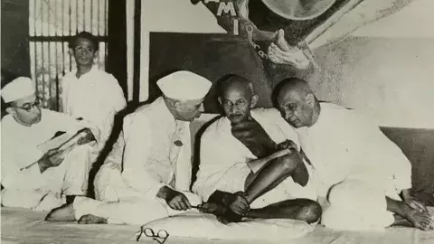 భారతీయులు కొత్త చరిత్రను చూడబోతున్నారా?