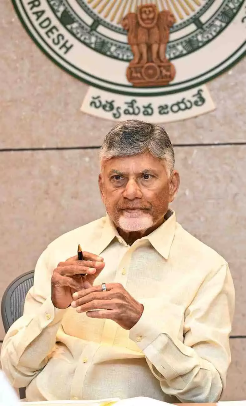 ఇంగ్లీషు మీడియం పేరుతో డ్రామాలు చేశారు