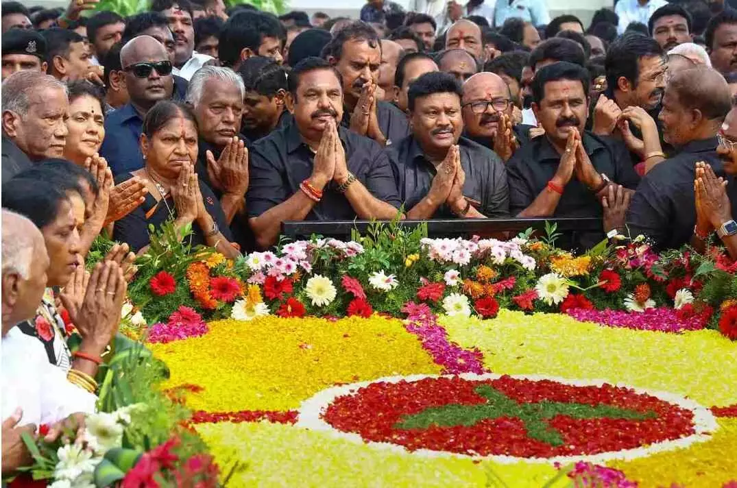 ఈపీఎస్ పై బీజేపీ అంతర్గంగా ఒత్తిడి పెంచే ప్రయత్నం చేస్తోందా?