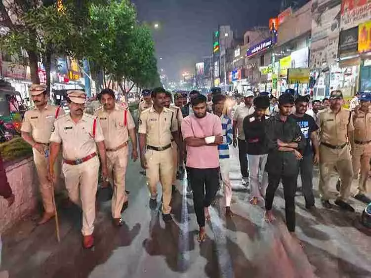 Breaking | నెల్లూరు చాకు రౌడీలకు పోలీసుల కోటింగ్