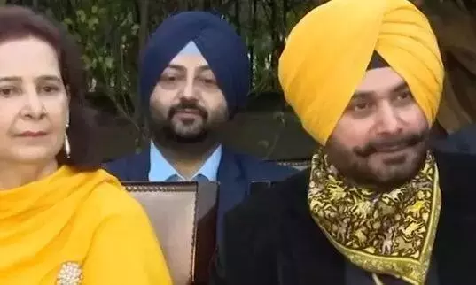 ముఖ్యమంత్రి పదవికి రూ. 500 కోట్లు ముఖ్యమంత్రి పదవికి రూ. 500 కోట్లు