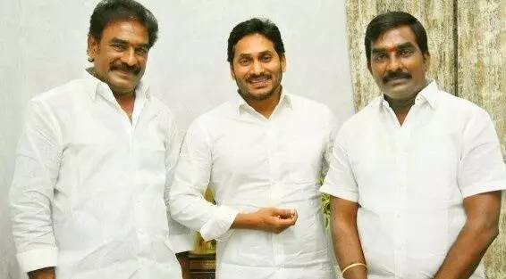 జంట హత్యల కేసు: నెల్లూరు జైలుకు పిన్నెల్లి సోదరులు జంట హత్యల కేసు: నెల్లూరు జైలుకు పిన్నెల్లి సోదరులు