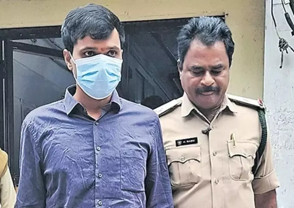 చిన్న అప్పన్న... ఎవరి రాజకీయ అస్త్రం? చిన్న అప్పన్న... ఎవరి రాజకీయ అస్త్రం?